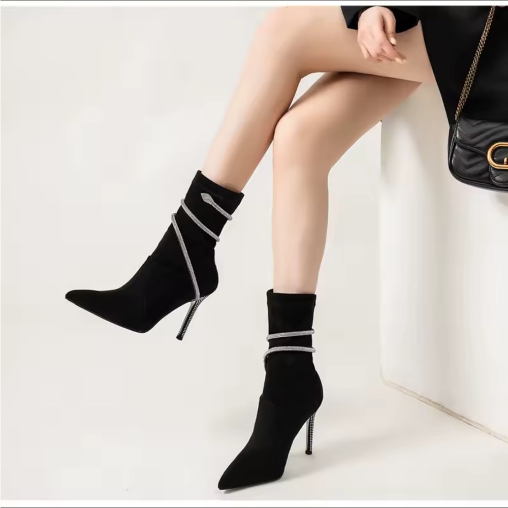 New 💎 Elegant Snake-Wrap Black Stiletto Heel Boots